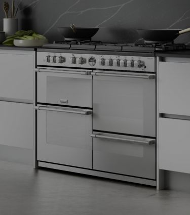 Range oven with online induction hob